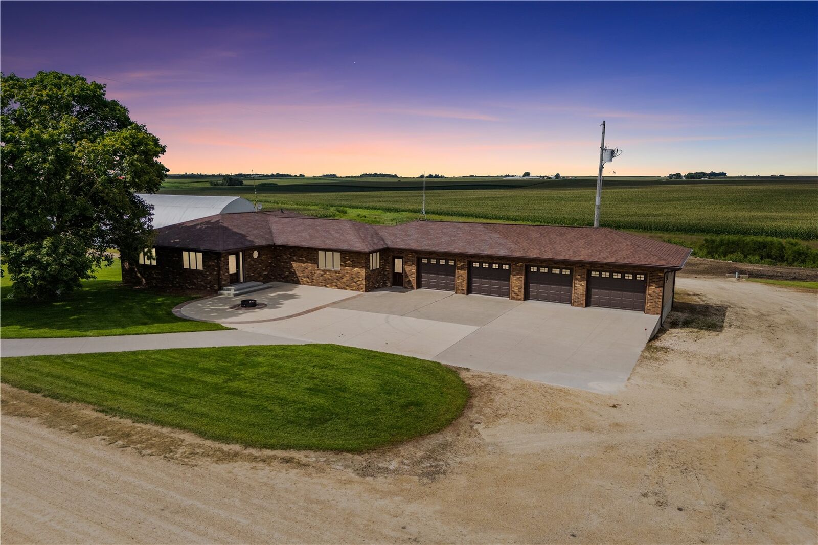 Property Photo:  1693 265th Avenue  IA 52041 