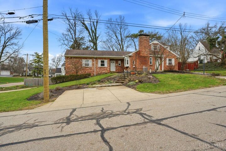 Property Photo:  7027 Glenellyn Drive  OH 45236 