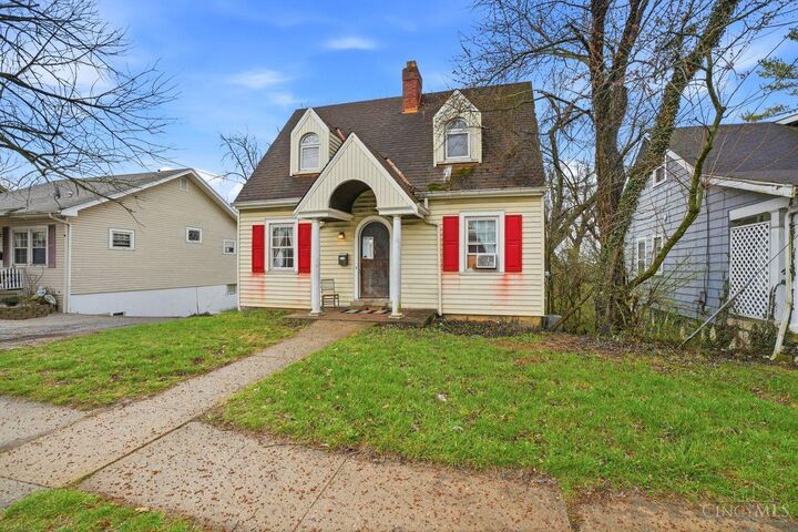 Property Photo:  2715 W North Bend Road  OH 45239 