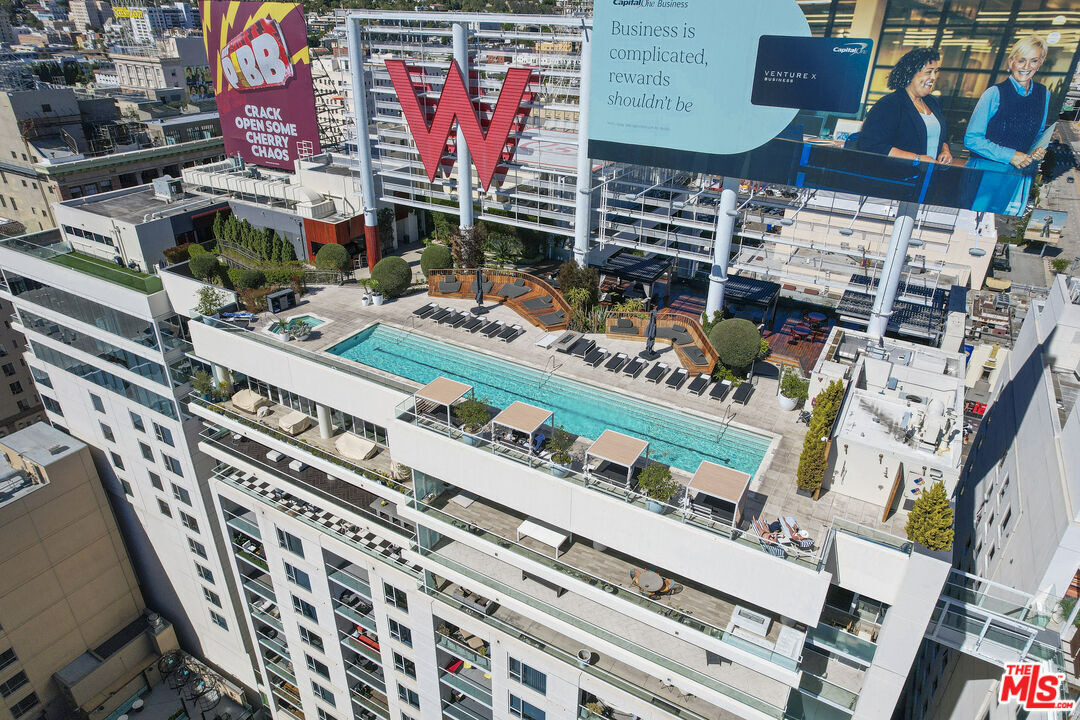 Property Photo:  6250 Hollywood Blvd  CA 90028 