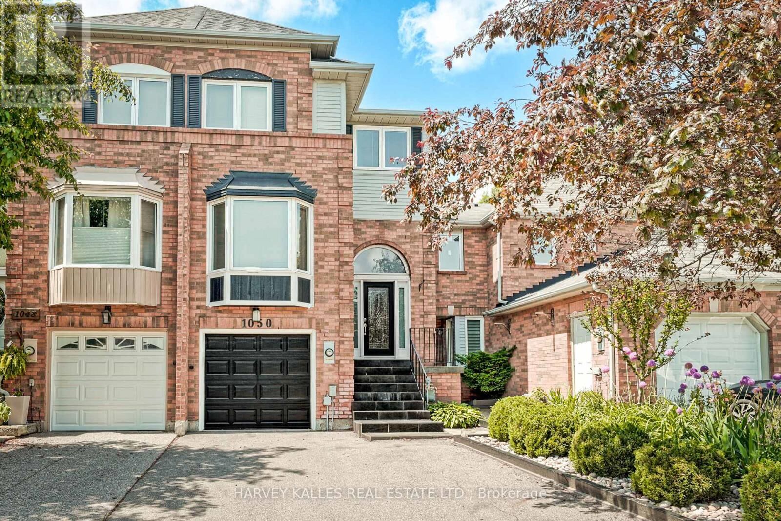 Property Photo:  1050 Lindsay Drive  ON L6M 3B5 