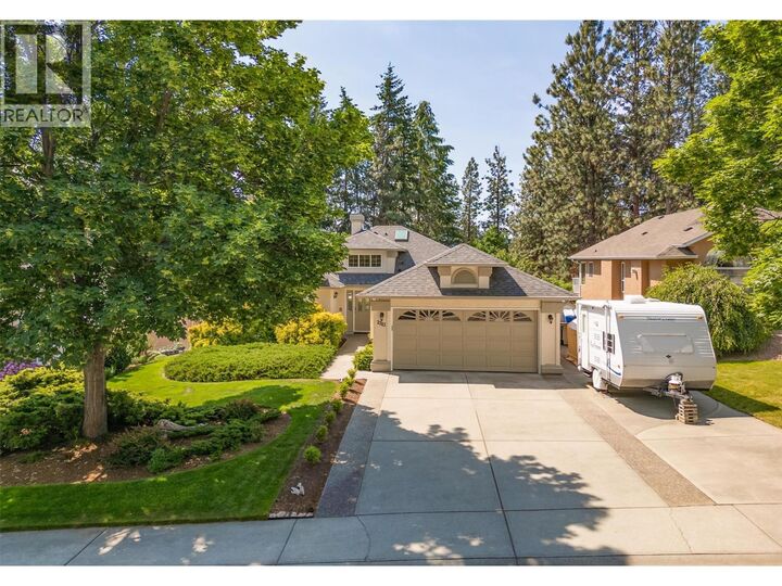 Property Photo: 2213 Shannon Woods Place BC V4T 2L9
