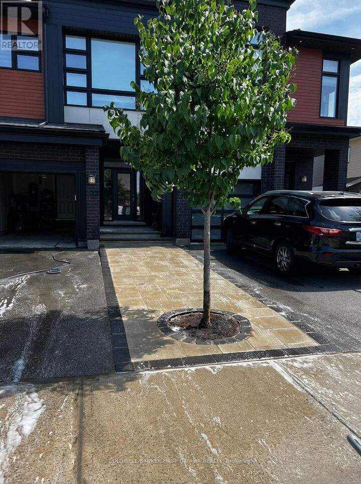 Property Photo:  422 Markdale Terrace  ON K4M 0E2 