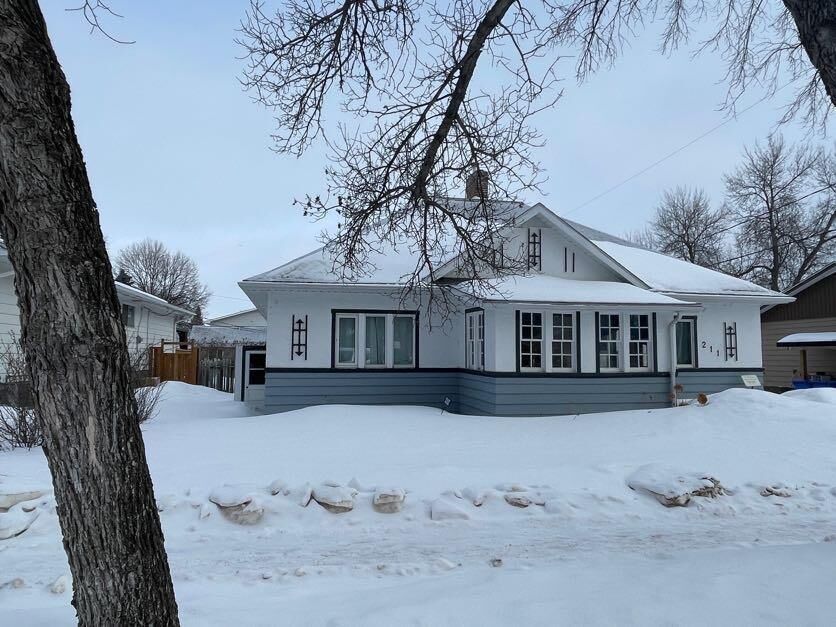 Property Photo:  211 Hamilton Street  MB R0J 1H0 