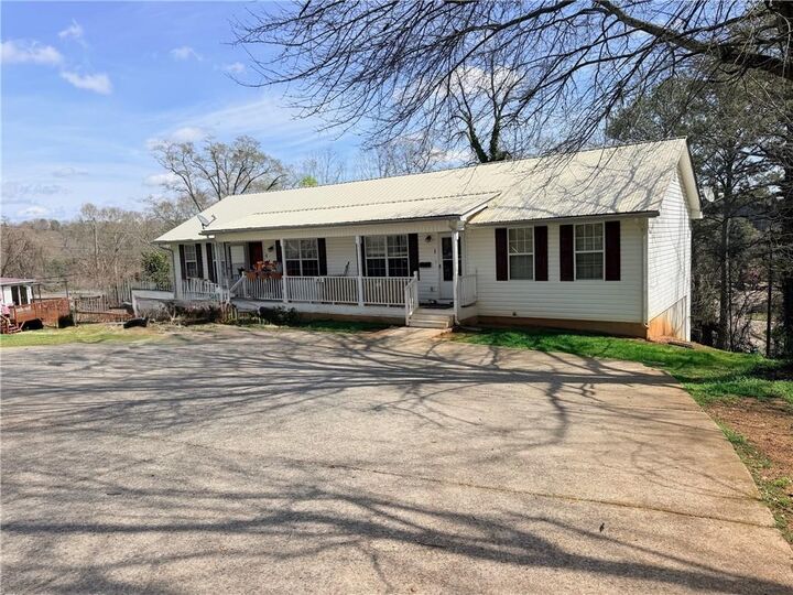 Property Photo:  145 E Killian Street  GA 30114 