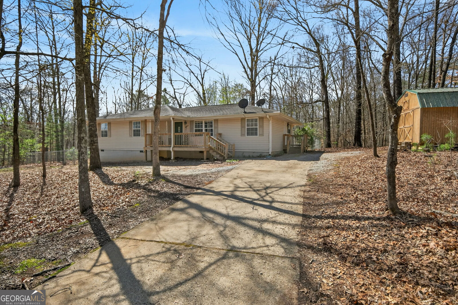 Property Photo: 211 Castleman Road GA 30116