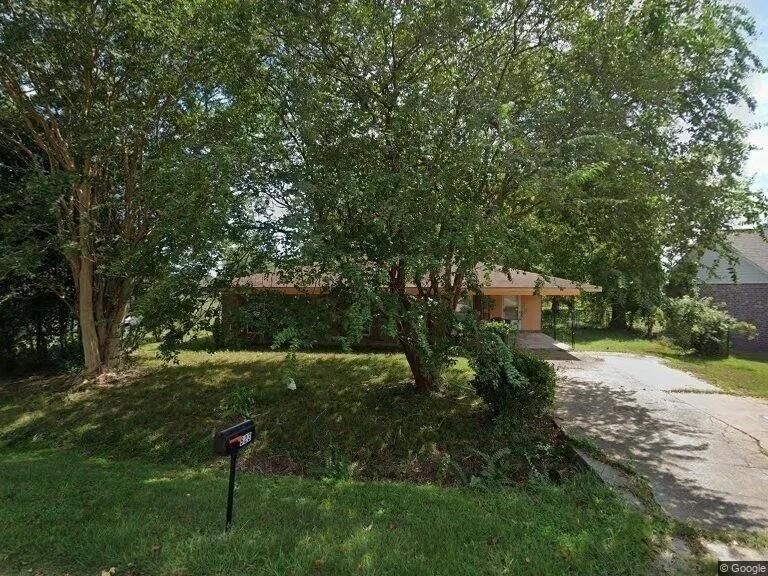 Property Photo:  823 Brewton  LA 71457 