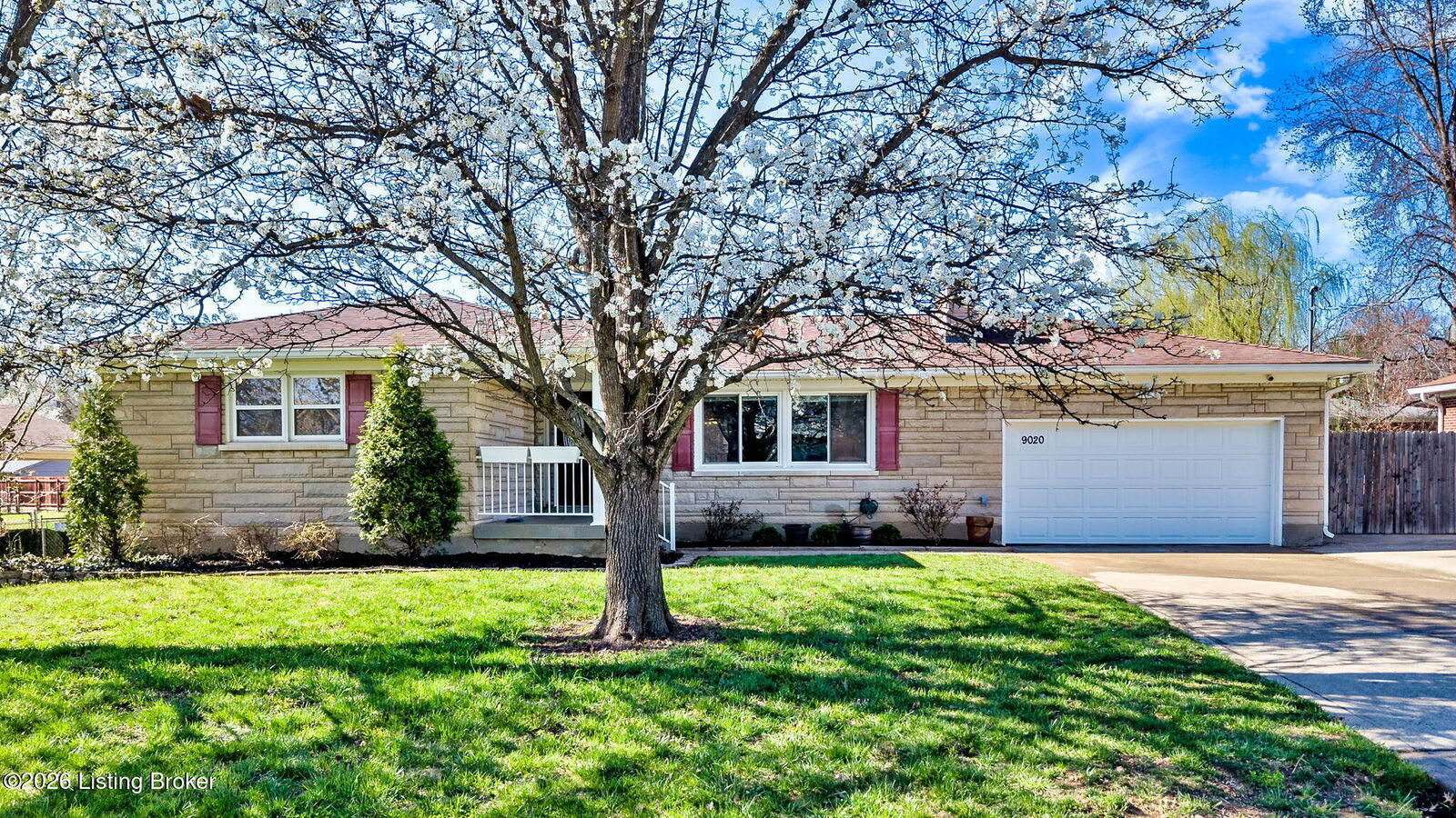 Property Photo:  9020 Wooddale Dr  KY 40272 