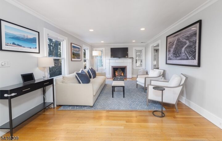 Property Photo:  6 Edgehill Ave  NJ 07928 