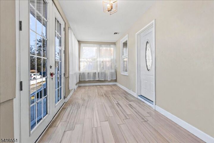 Property Photo:  6 Center St  NJ 07442 