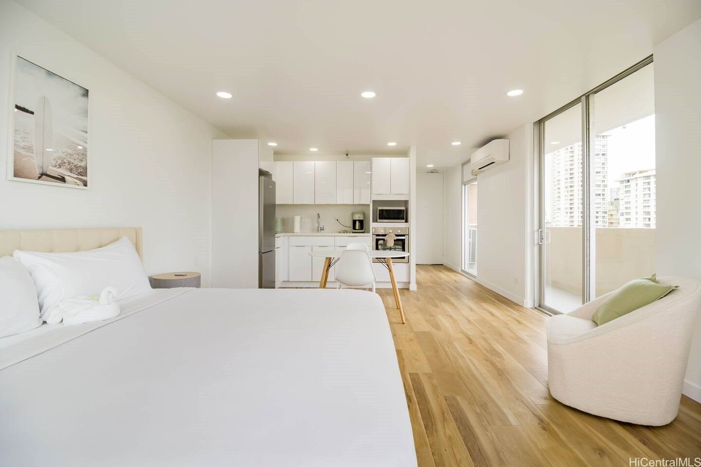 Property Photo: 364 Seaside Avenue 901 HI 96815