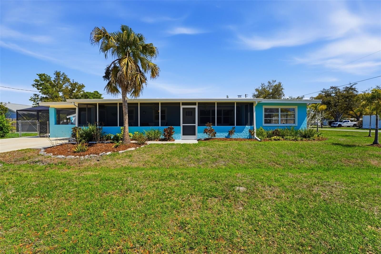 Property Photo:  2400 Pine Court  FL 34275 