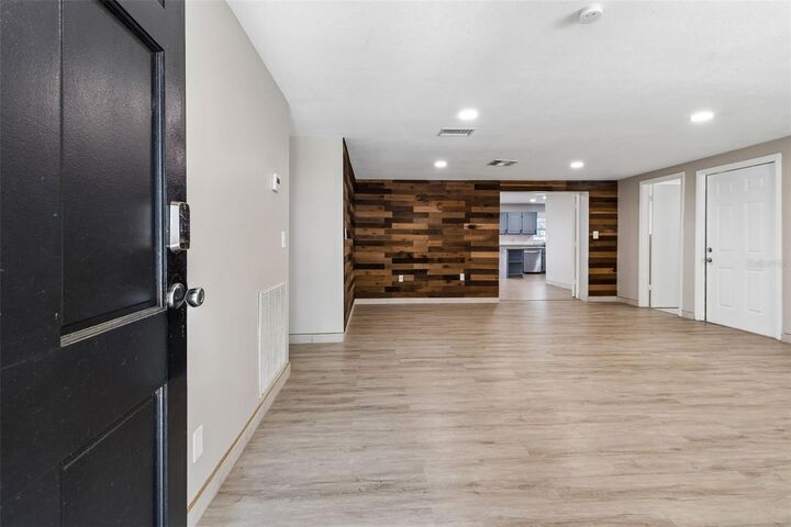 Property Photo:  6705 Ralston Beach Circle  FL 33614 