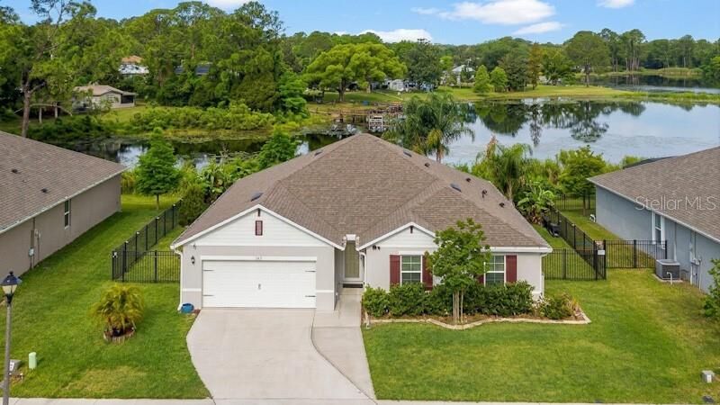 Property Photo: 866 Baylor Drive FL 32725