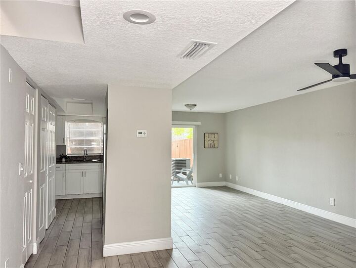 Property Photo: 5129 Tennis Court Circle FL 33617