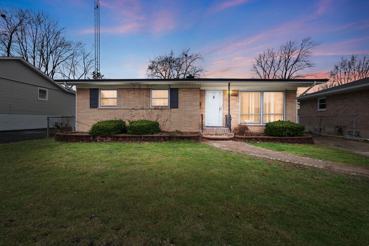 Property Photo:  15634 Avalon Avenue  IL 60473 