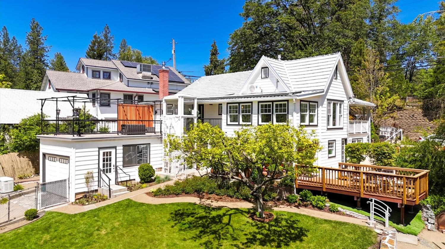 Property Photo:  611 W Broad  CA 95959 