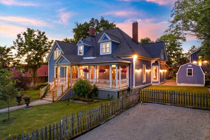 Property Photo: 207 Main St E TN 37183