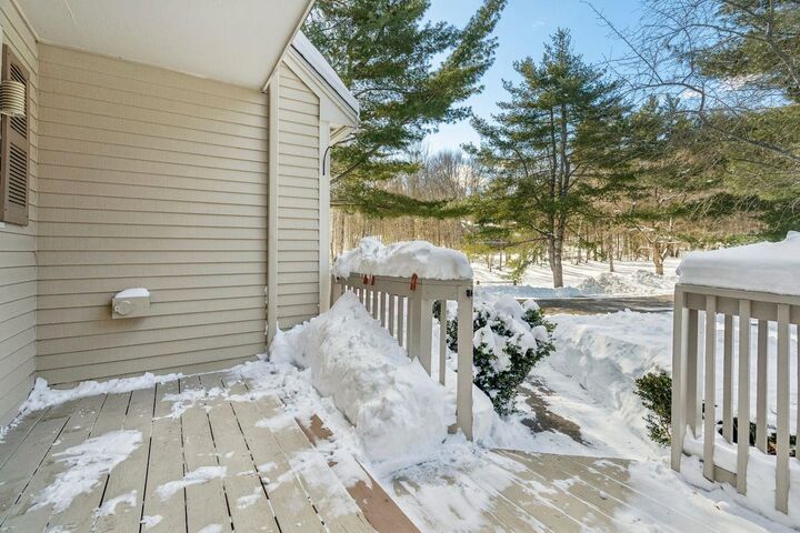 Property Photo: 22 Atherton Lane NH 03031