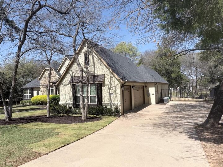 Property Photo:  148 Claremont Drive  TX 75154 