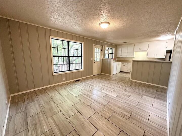 Property Photo:  2201 W Deane Street  AR 72703 