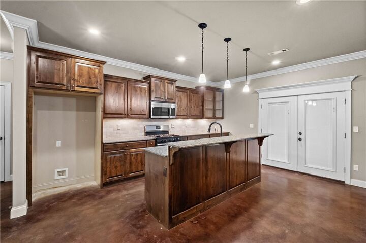 Property Photo: 5642 Huntsville Road AR 72701