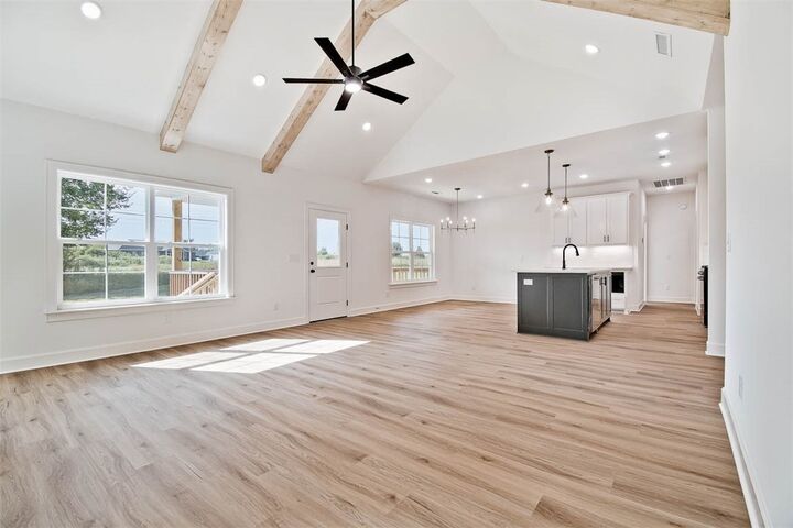 Property Photo:  27 Queensferry Lane  AR 72715 