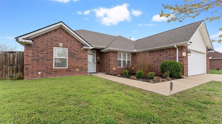 Property Photo:  3111 S G Street  AR 72758 