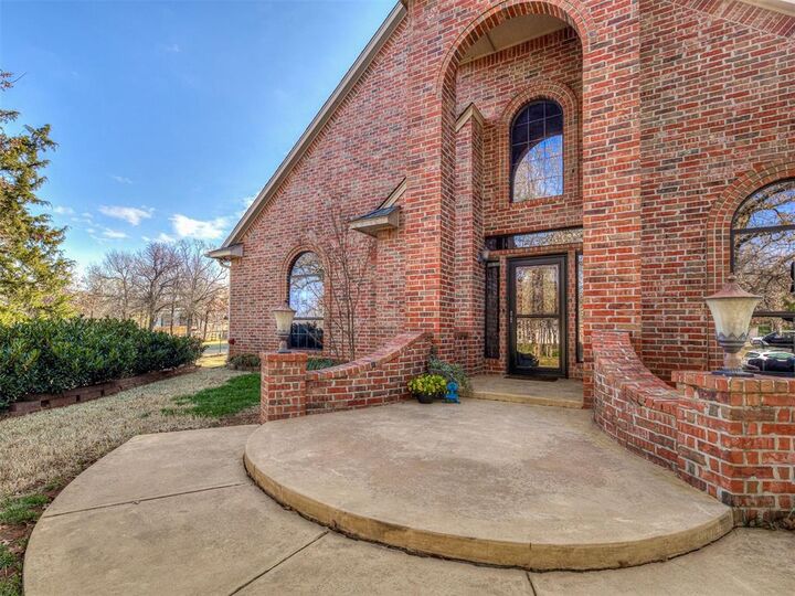 Property Photo: 4104 Prairie Falcon Point OK 73034