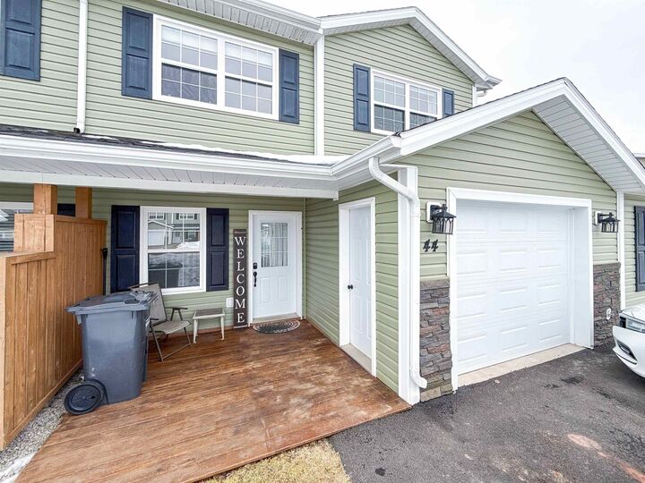 44 Autumn Lane — photo 1