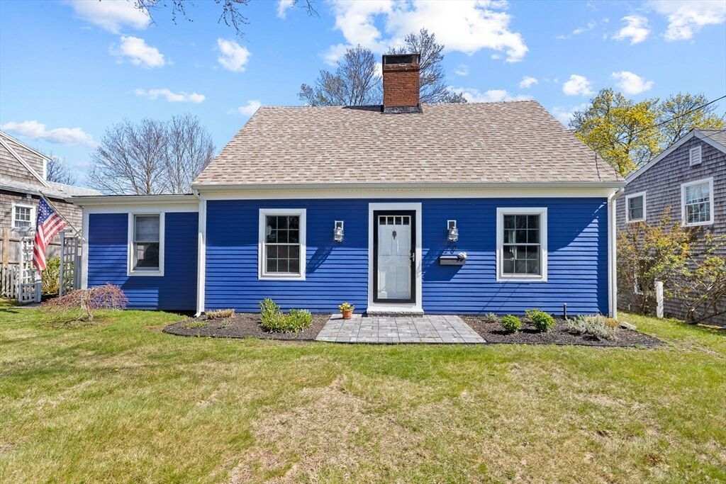Property Photo: 20 Damon Rd MA 02066