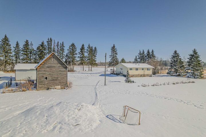 Property Photo:  431030 Range Road 245  AB T4J 1R1 