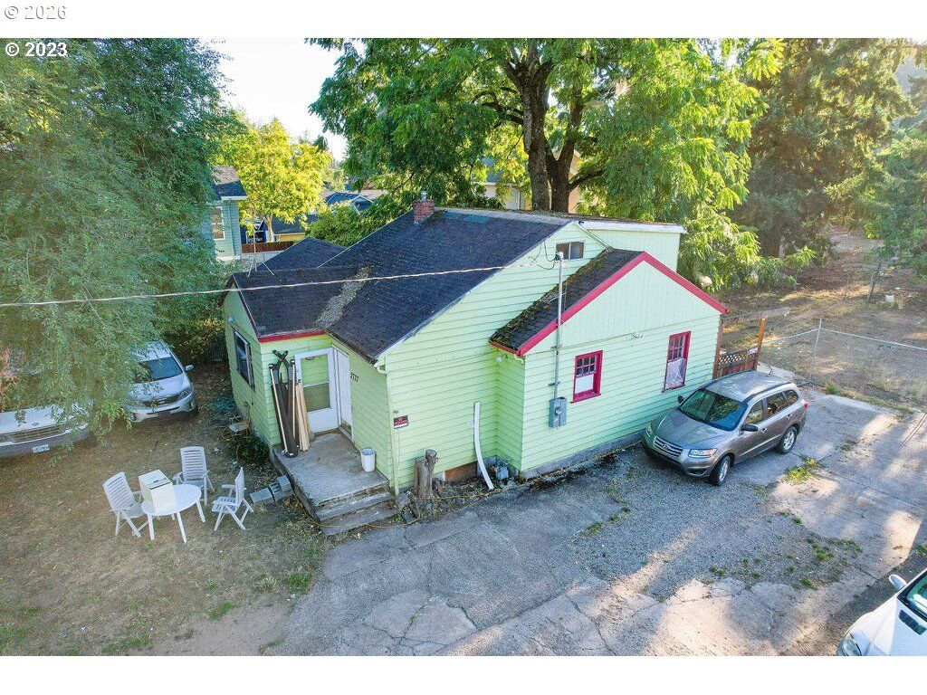 Property Photo:  2737 SE 115th Ave  OR 97266 