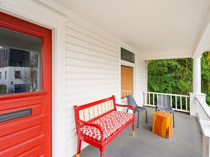 Property Photo:  2712 SE Ash St  OR 97214 