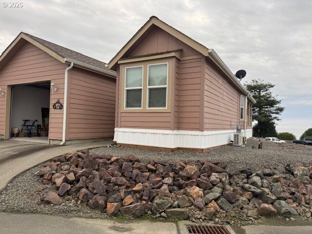 Property Photo:  16252 Tolman Ln 16  OR 97415 