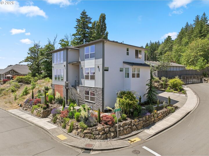 Property Photo: 1757 N Columbia Ridge Way WA 98671