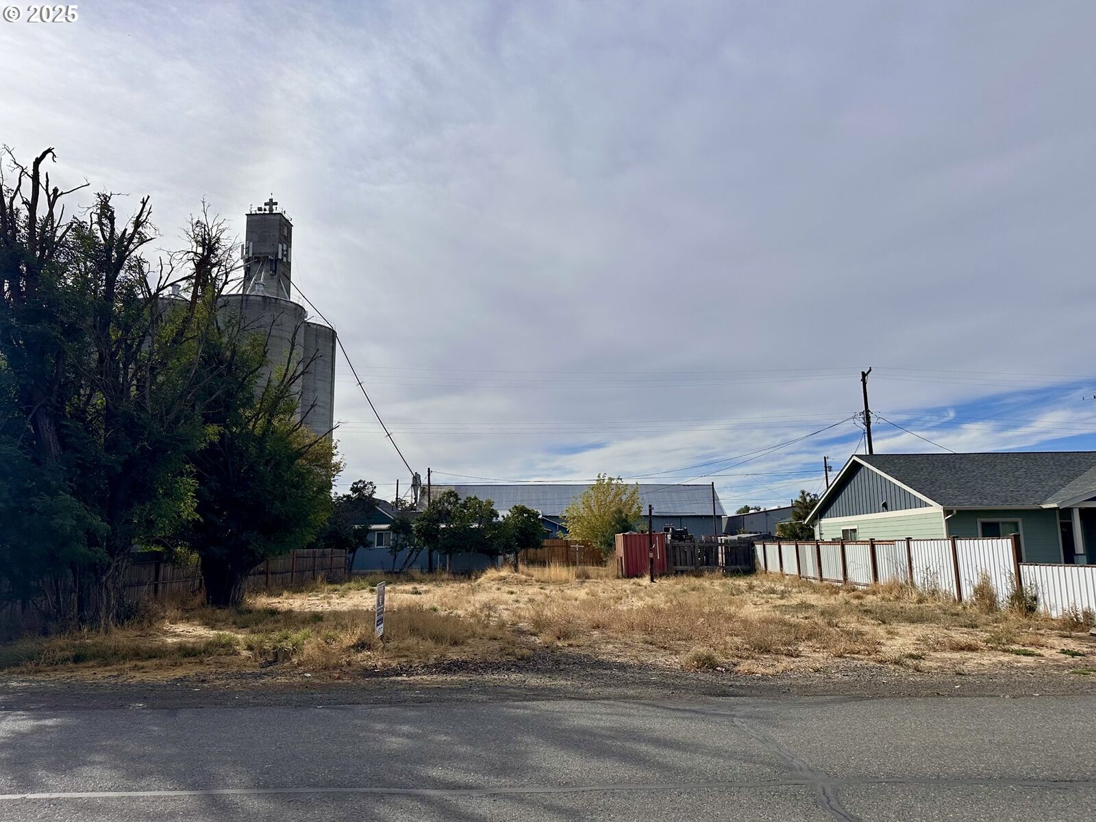 Property Photo:  204 W Darland St  WA 98620 