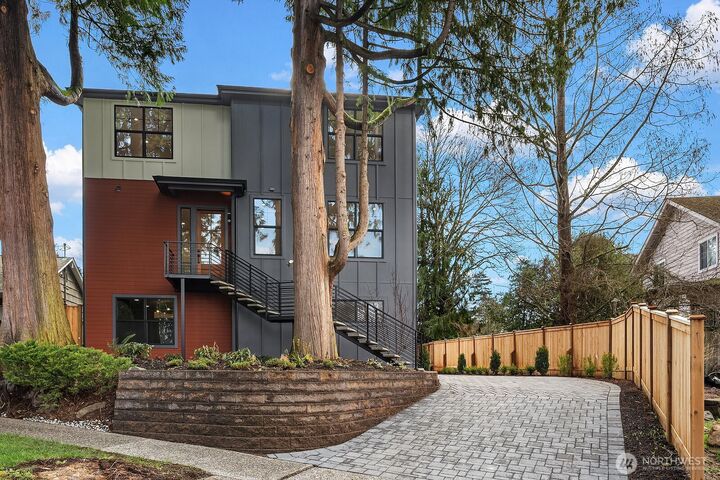 Property Photo: 2615 NE 87th Street WA 98115