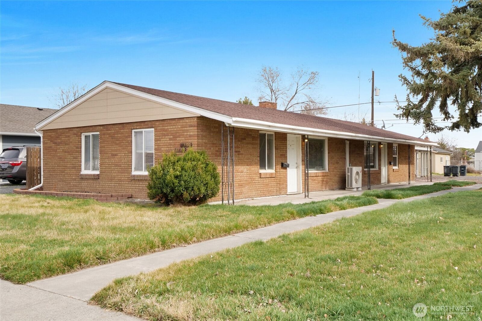 Property Photo:  1131 1133 W Ivy Avenue  WA 98837 