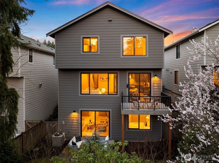 Property Photo: 14118 74th Court NE 10 WA 98034