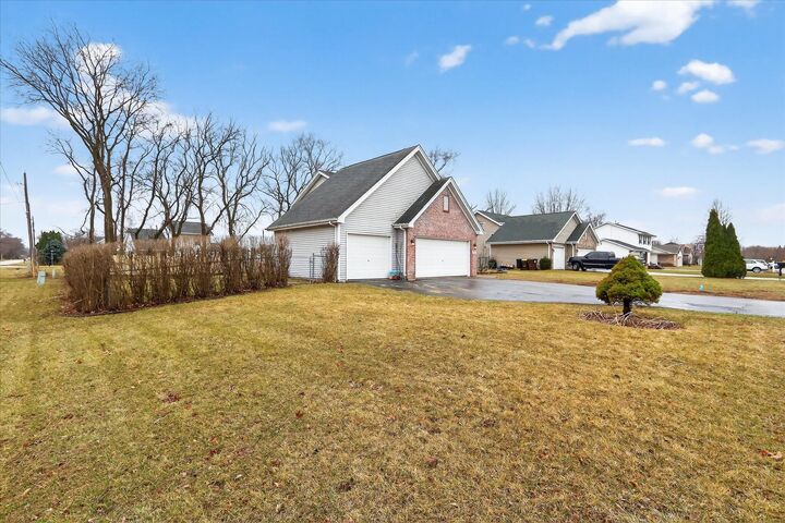 Property Photo:  591 Rivercove Ct  IL 61115 