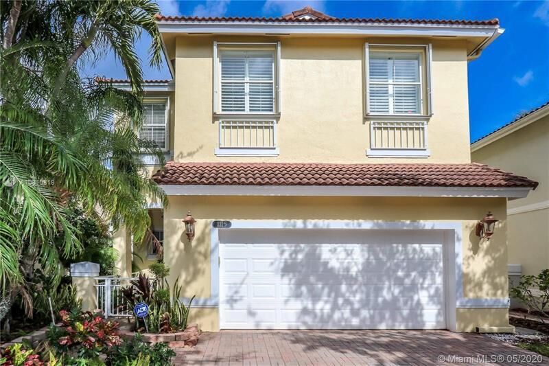 Property Photo:  1115 Linden Street  FL 33019 