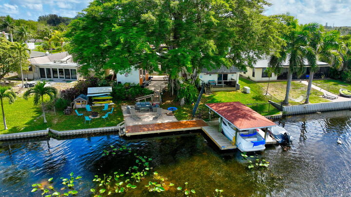 Property Photo:  6647 Paul Mar Drive  FL 33462 