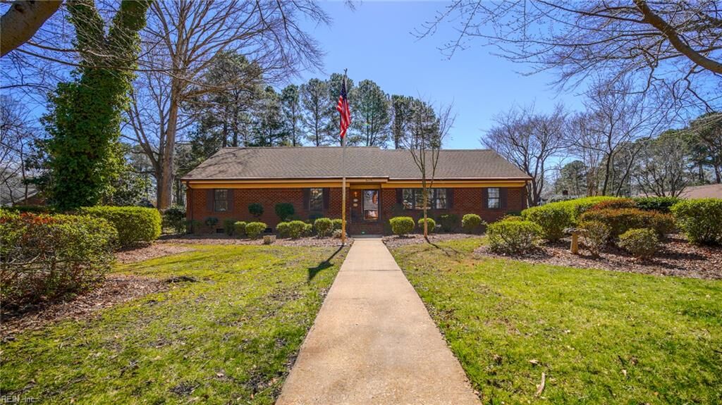 Property Photo:  201 Arch Rd  VA 23322 