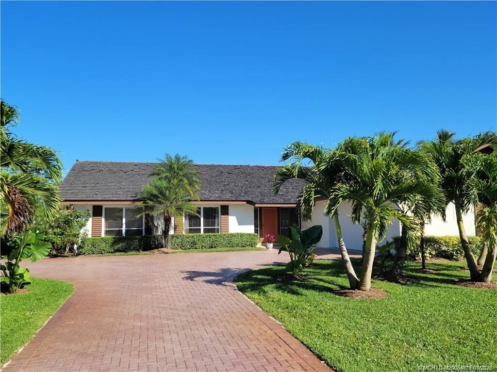 Property Photo:  3543 SE Fairway E  FL 34997 