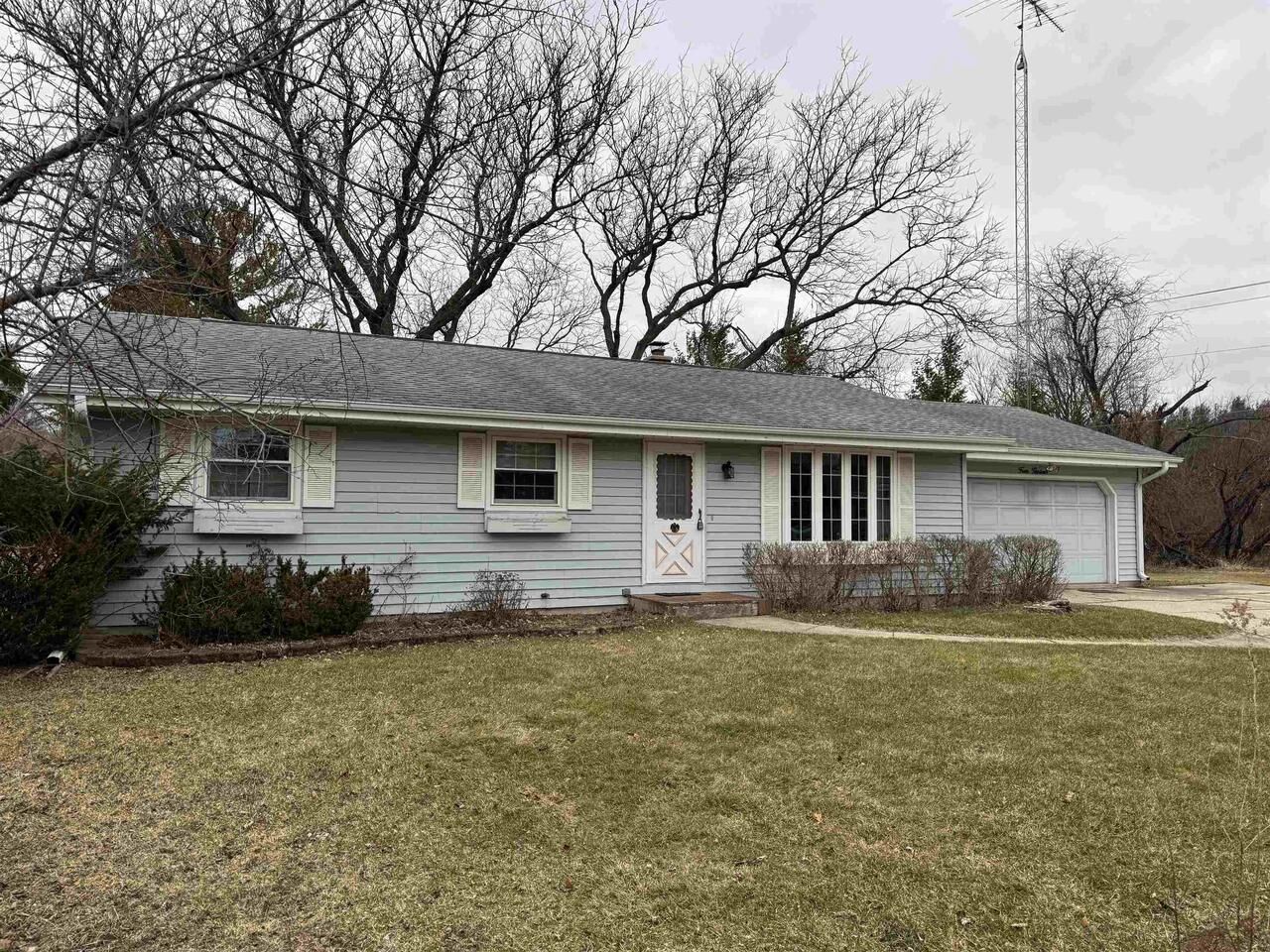 Property Photo:  413 Colby Court  WI 53546 