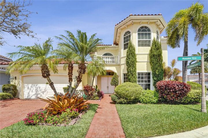 Property Photo: 901 Manatee Way FL 33019