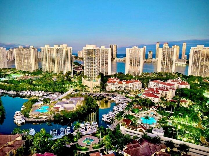 Property Photo:  1000 W Island Blvd 2908  FL 33160 