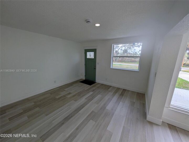 Property Photo: 1454 Ribault Scenic Dr FL 32208