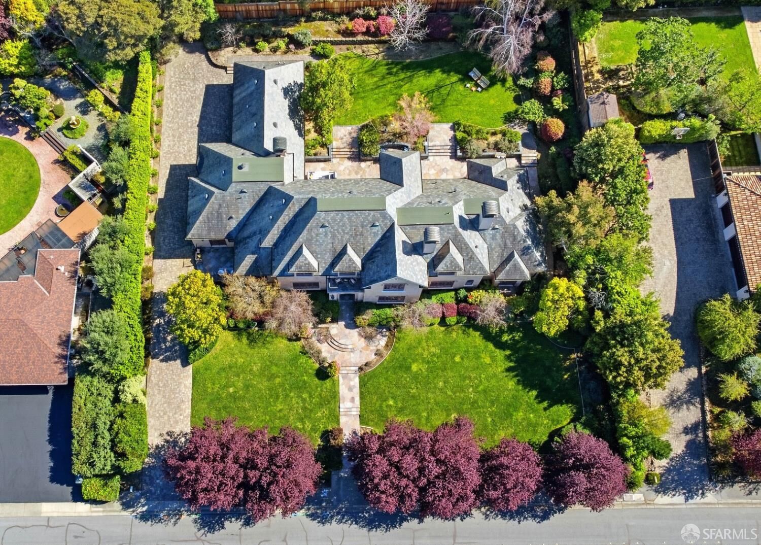 Property Photo:  575 Pullman Road  CA 94010 